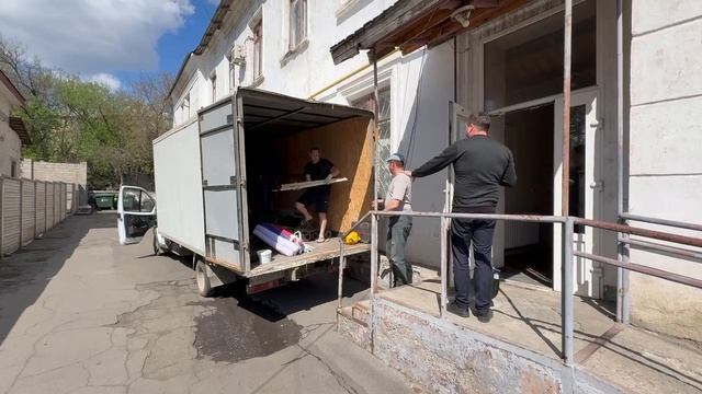 Самарцы привезли в Снежное гуманитарную помощь