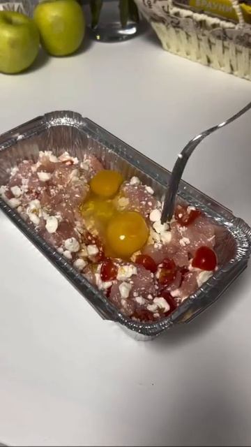 Попробуйте эту вкусную запеканку из нежного куриного филе и ароматного творога.