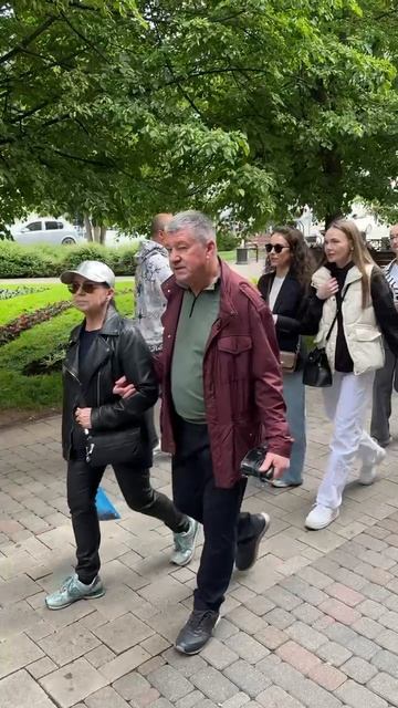 ЭТО Я СЕГОДНЯ РАЗДАЮ БРОШЮРЫ "ПРАВДА О НАРКОТИКАХ" 
ВОСКРЕСЕНЬЕ 4 МАЯ 2025