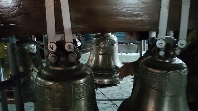 Колокольный благовест. Пасхальное богослужение