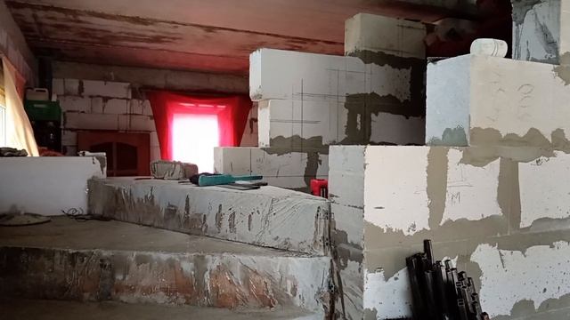 Пока майские морозы уничтожают наш огород, мы строим и ждём тепла. СЕМЬЯ НА ДАЧЕ #239.