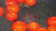 Тёплый салат с рукколой и вешенками