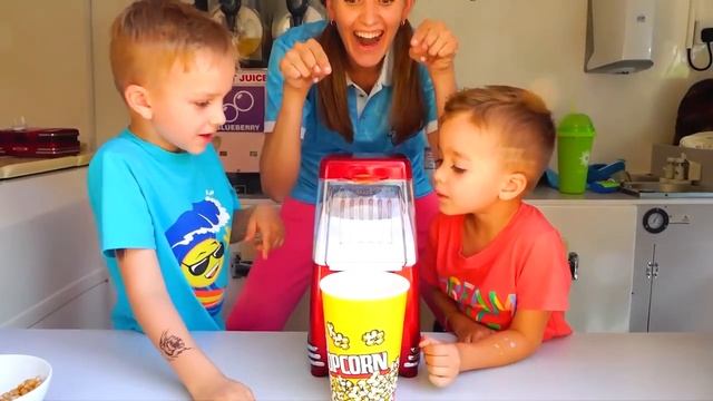 Влад и Никита играют в кафе Сборник видео для #детей
