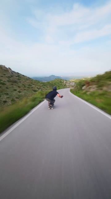 #Repost @diego_poncelet
——
почти получилось
Выкладываясь по полной на скорости более 100 км/ч.