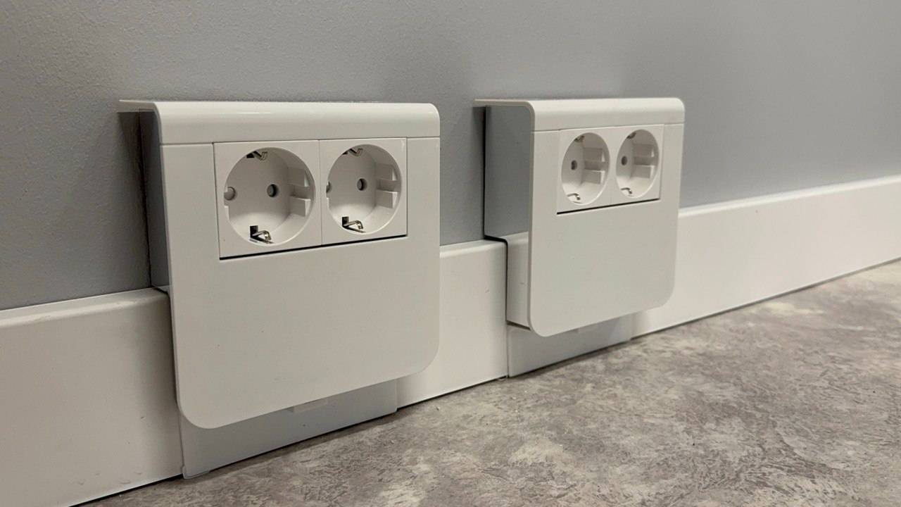 плинтусы с розетками Grace Electro