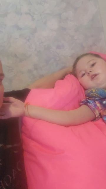 ну не дает принцесса папе скучать 😌 доброго всем дня друзья 💪 👸 🙂 #евасма1 #папасаша