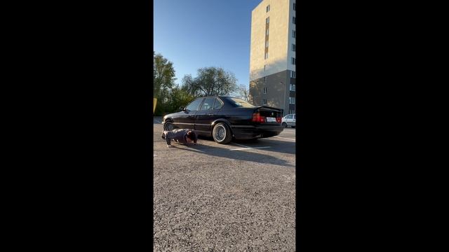 BMW E34  
Twitch: KOT3_E34 
Telegram в шапке профиля