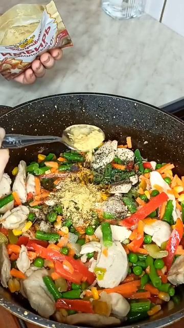 КУРИНАЯ ГРУДКА С ОВОЩАМИ И РИСОМ - БЫСТРЫЙ ВАРИАНТ СЕМЕЙНОГО ОБЕДА ИЛИ УЖИНА