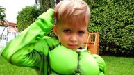 Влад играет в супергероев Подборка видео для детей