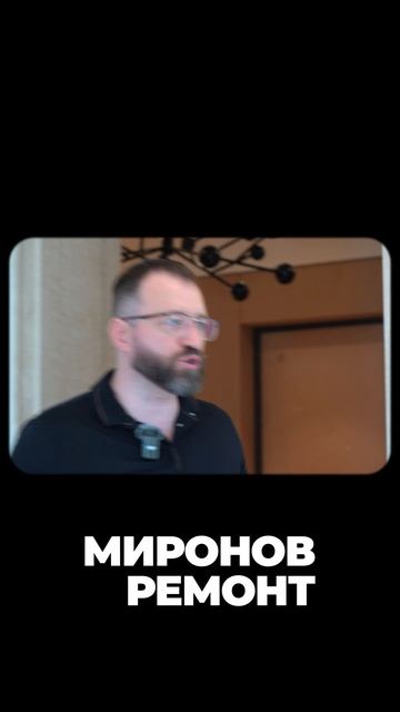 Дизайнер постарался, это когда всё продумано настолько, что есть специальная розетка для ёлки 🎄