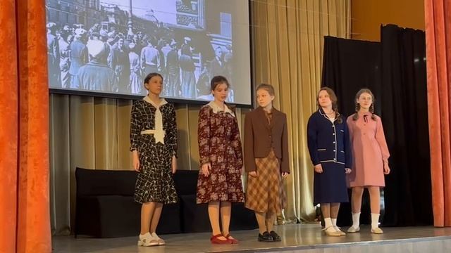 Спектакль "У войны не женское лицо!" Видео 1