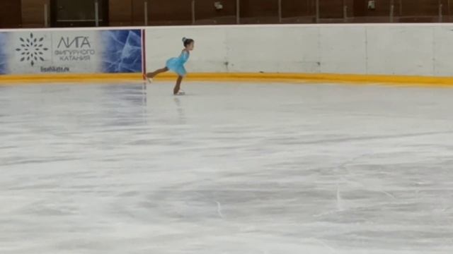 Нина С, Юный фигурист М. 4г 3м. SotkaSchool Аделины Сотниковой.
