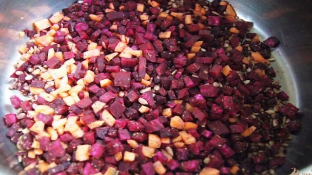 Вегетарианский борщ с семечками