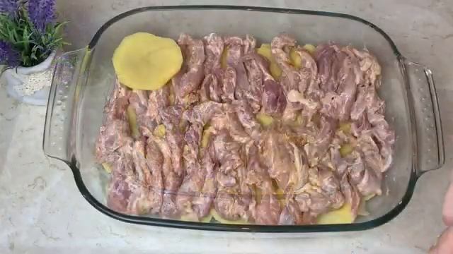 Быстрый Рецепт Ужина Картошка и Куриное в духовке! Просто и Очень Вкусно!