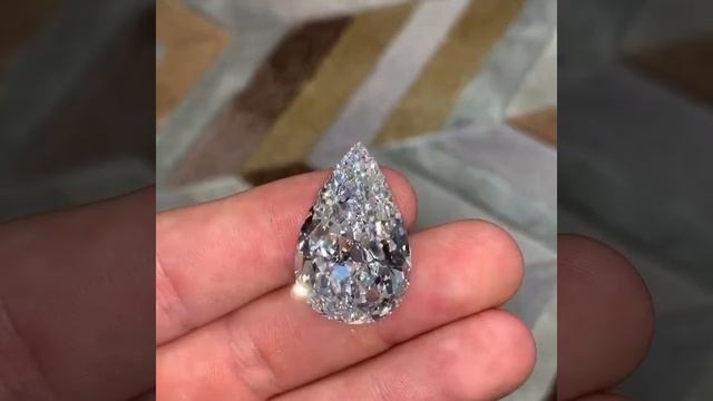 HOW IS DIAMOND CLARITY EVALUATED?