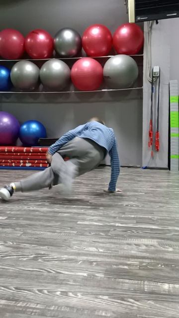 ФутВорк Брейкинг