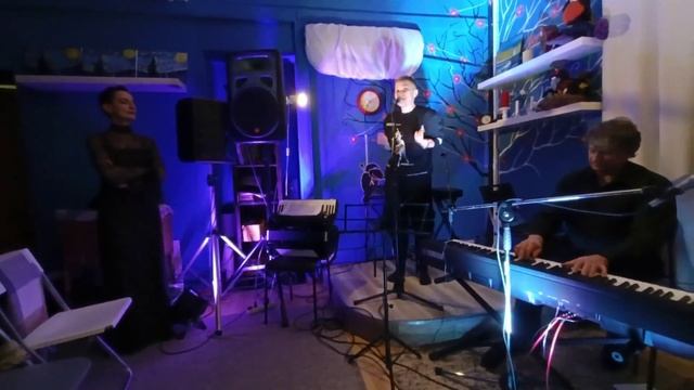 20670.mp4. КЛУБ КАРЛ И КЛАРА. НА СЦЕНЕ ИННА ТУДАКОВА, УЛЬЯНА АНГЕЛЕВСКАЯ. 05.03.2021