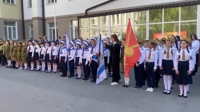 В гимназии, по сложившейся традиции, в преддверии праздника Победы, прошел Смотр строя и песни.