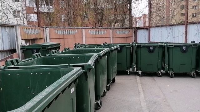 Как я зарабатываю лазая по мусоркам Питера? #Dumpster Diving