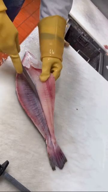 An easy way to separate fish flesh from the bones #shorts