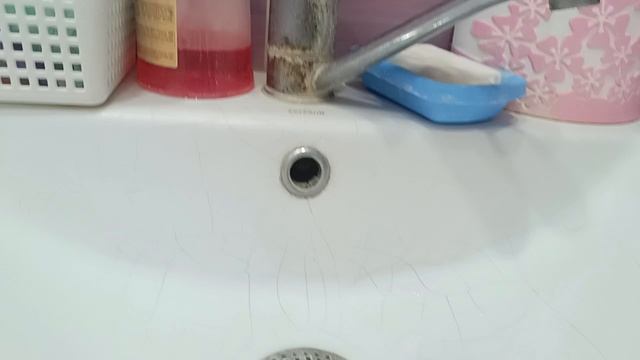 раковина над стиральной машинкой ,трещины на раковине