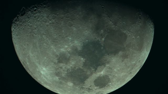 Луна цветная  2025.05.06 20:17,освещённость 72%