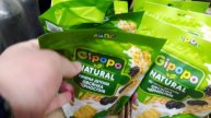 Пришёл в магазин чижик посмотреть новые вкусные продукты. Очень интересный выбор товаров.
