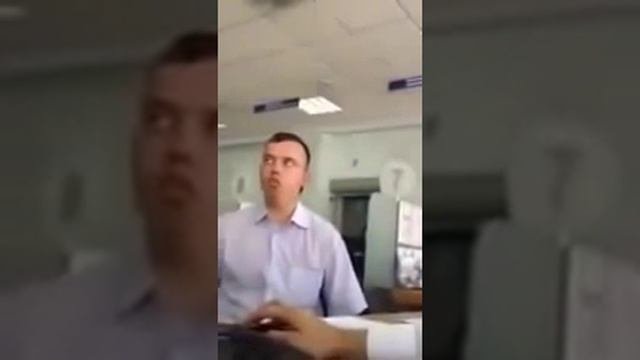 юморДУРАЧОК ПРИШЕЛ В БАНК ВЗЯТЬ КРЕДИТ Юмор Приколы