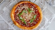 🍕 Пицца за 30 минут! Тесто на кефире без яиц — быстро, мягко, вкусно