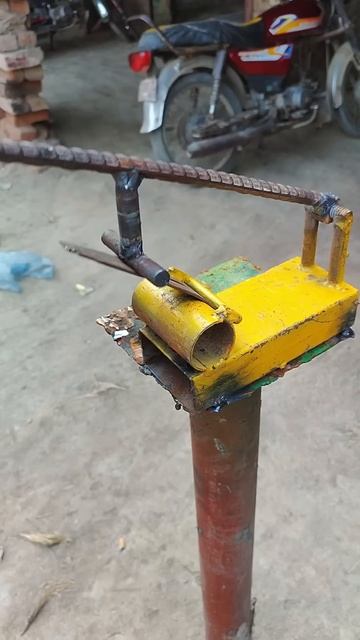 An easy way to bend iron with simple tools #shorts