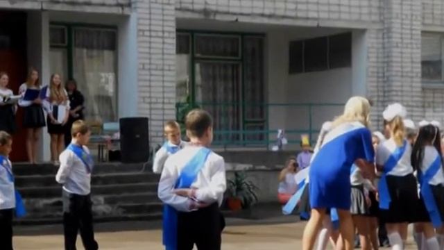 Лінійка молодших класів. Фотозвіт.  Житомирська ЗОШ 22