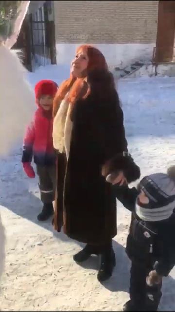 #Снежок поздравляет с днём рождения#