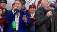 Память о героях: акция «Синий платочек Победы» в московском метро