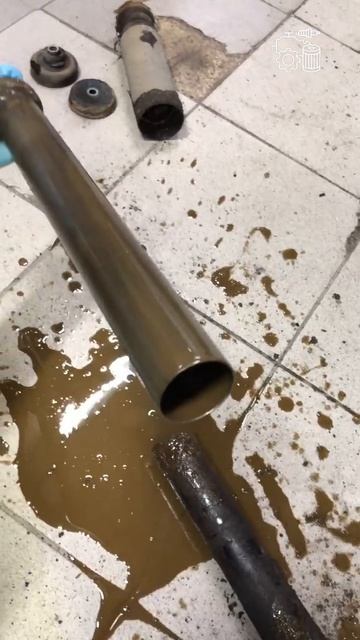 Приехал Е92, проблема - что-то плюхает и булькает. На подъемнике аморты выпали из посадочных мест!