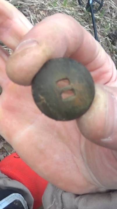 КАКОЙ ХОРОШИЙ СИГНАЛ !   #клад #копатель #коп #metaldetecting #находки #находкисметаллоискателем