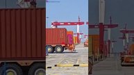 🇨🇳 В китайском порту Гуанчжоу грузят корабли без людей на месте.