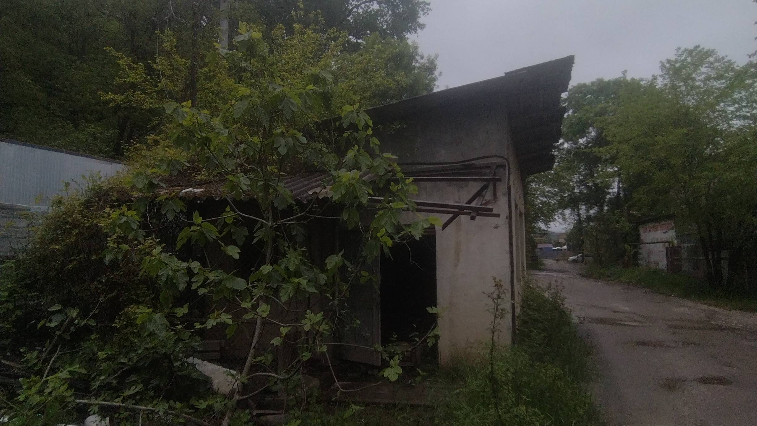 Вы же не хотите купить такой не проверенный объект недвижимости? Риск здесь огромен! Всегда Вам рад!