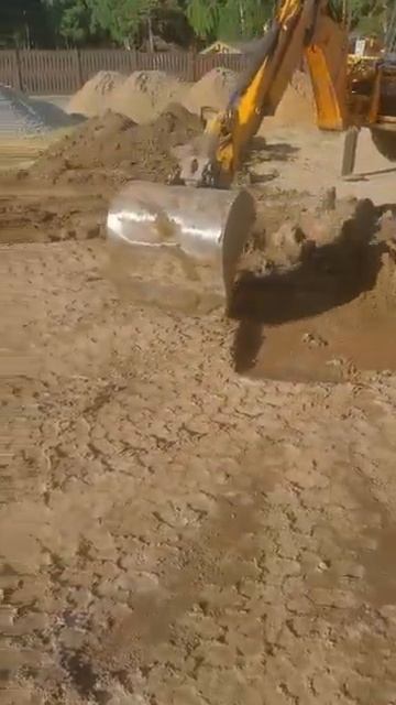 планировка участка узким ковшом