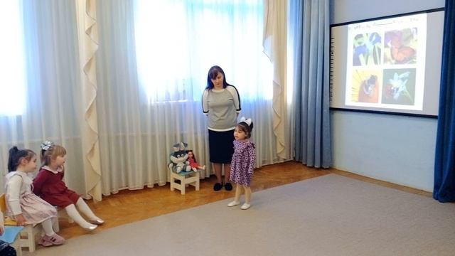 Прошло открытое занятие в младшей полилингвальной группе "А". «Весна. Признаки весны»