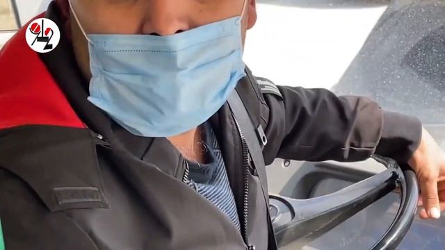 Пилот автобуса высадил школьницу на тракте