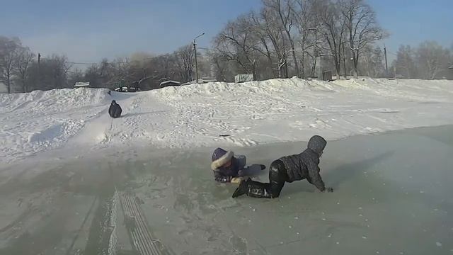 Весёлый снег