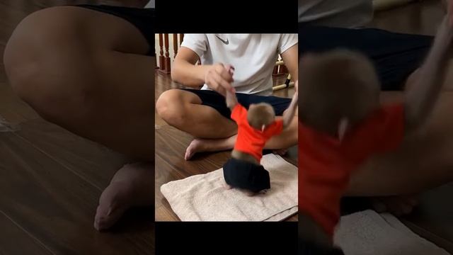ухаживал за мартышкой