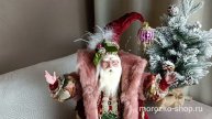 Коллекционная кукла САНТА - В ДВУХ ШАГАХ ОТ РОЖДЕСТВА, 53 см, MR51-44938