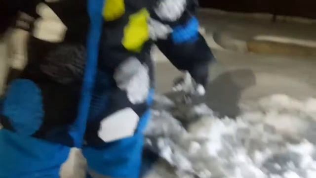 Волшебная башня из снежков Играем с детьми на улице
