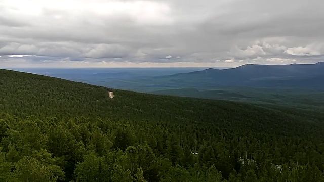 Серебрянский камень 2020 часть 1. пешком зашли а камень за пол часа. вид на дорогу в Серов