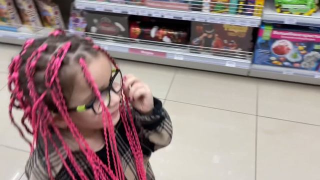 Vlog:ПОКУПАЕМ ИГРУШКИ И ВСЯКИЕ ПРИКОЛЬНЫЕ ШТУЧКИ 💖
