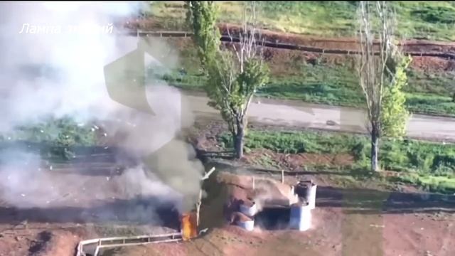 FPV и мотоциклисты штурмуют Новооленовку на Донбассе