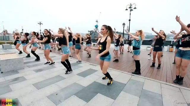 Флешмоб от CCT Forma ко дню города
