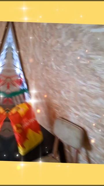 1000023179.mp4 (Собака наблюдает за утеплением кровли дома А-фрейм)