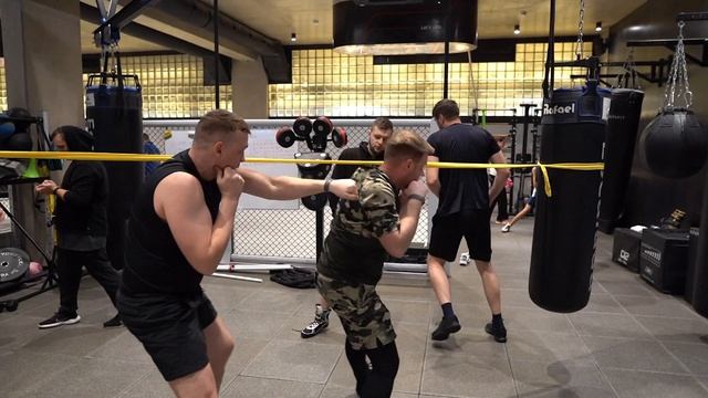 Трениррвка по боксу Escalada Коммунарка